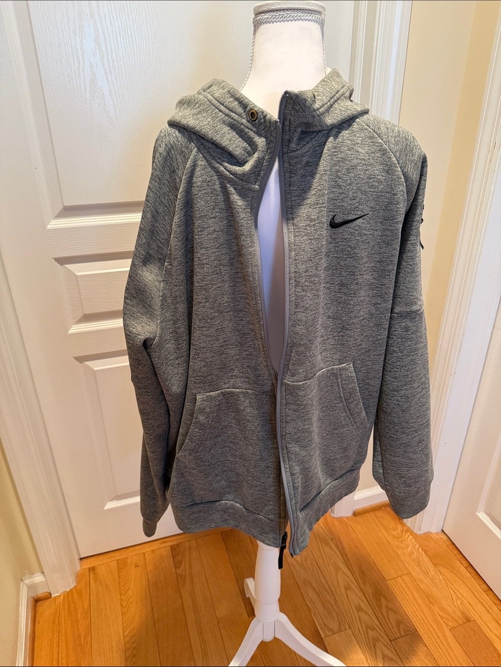 Nike Men’s Therma Fit full zip up fitness sweatshirt ,